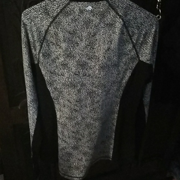 Workout long sleeve jacket with zipper in front - Picture 4 of 4